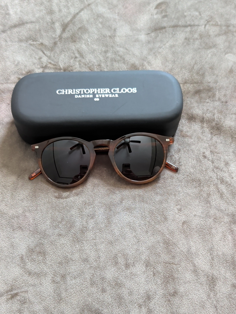 Men's Brown Round Sunglasses - Dark Lenses